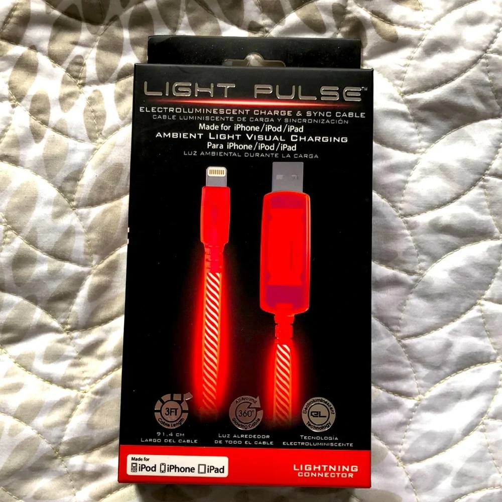 Light Pulse Electroluminescent Charge and Sync Cable